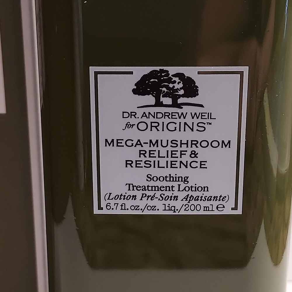ORIGINS Mega-Mushroom Relief And Resilience Soothing Treatment Lotion/6.7 oz - Picture 2 of 3